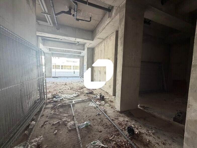 Retail in Neuilly-sur-Marne for lease - Interior Photo - Image 3 of 5