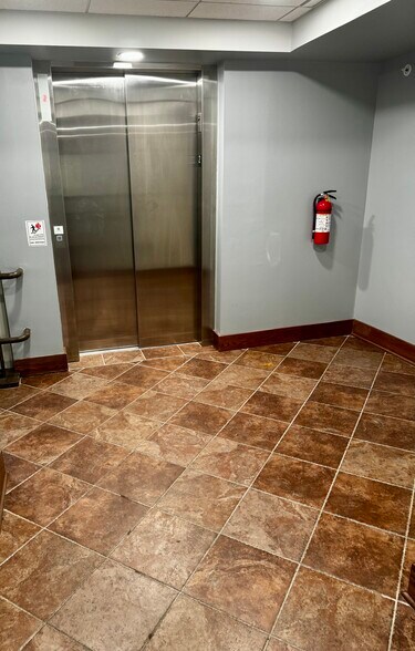 683 Pittsford Victor Rd, Pittsford, NY à louer - Photo intérieure - Image 3 de 17