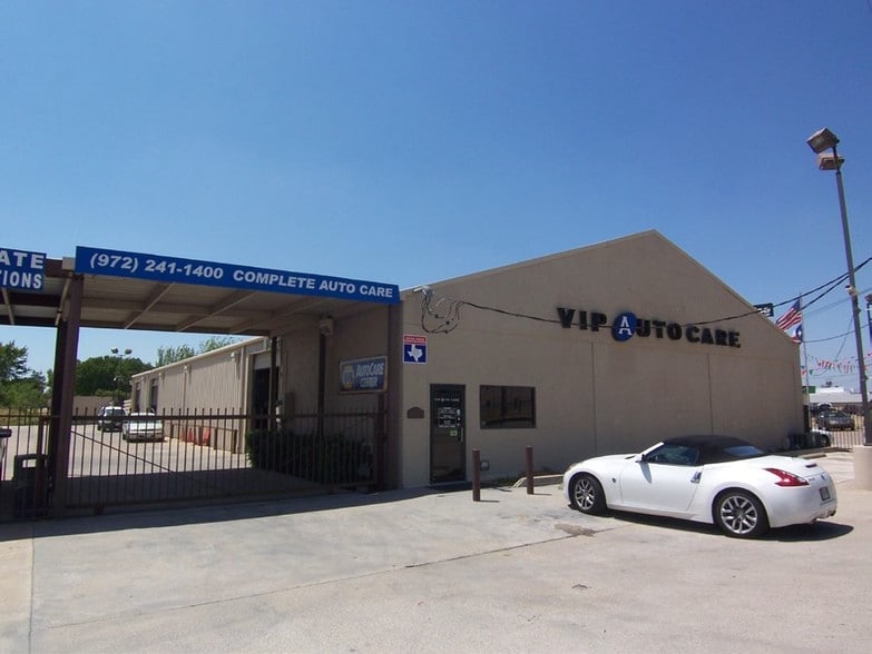 11603-11607 Denton Dr, Dallas, TX for lease - Building Photo - Image 3 of 26