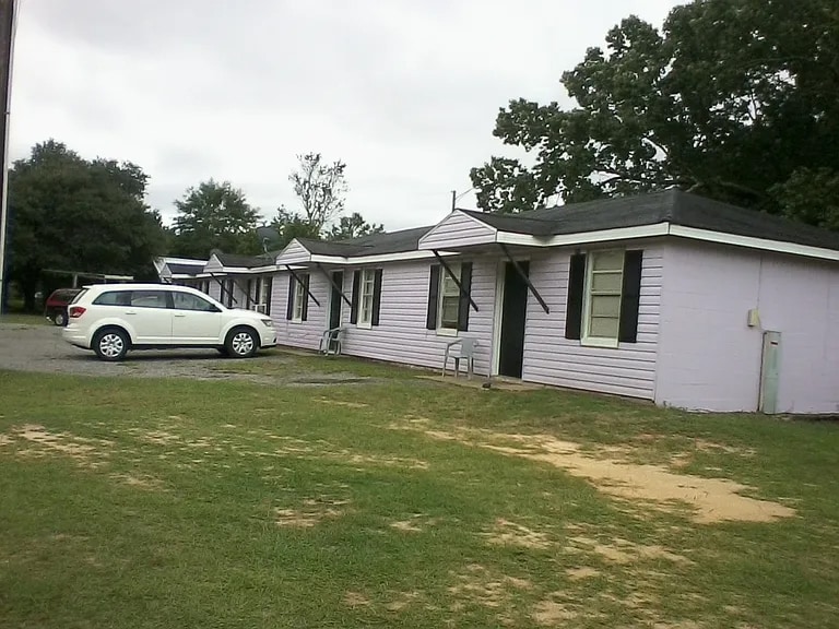 Value-Add Multifamily Community | Albany portefeuille de 3 propriétés à vendre sur LoopNet.ca - Photo du bâtiment - Image 3 de 8