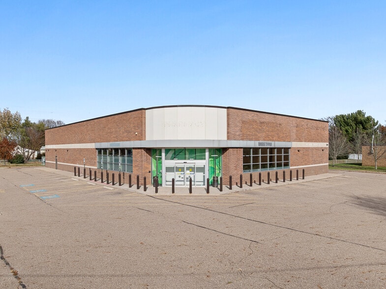 4042 Cleveland Ave SW, Canton, OH for lease - Building Photo - Image 2 of 10