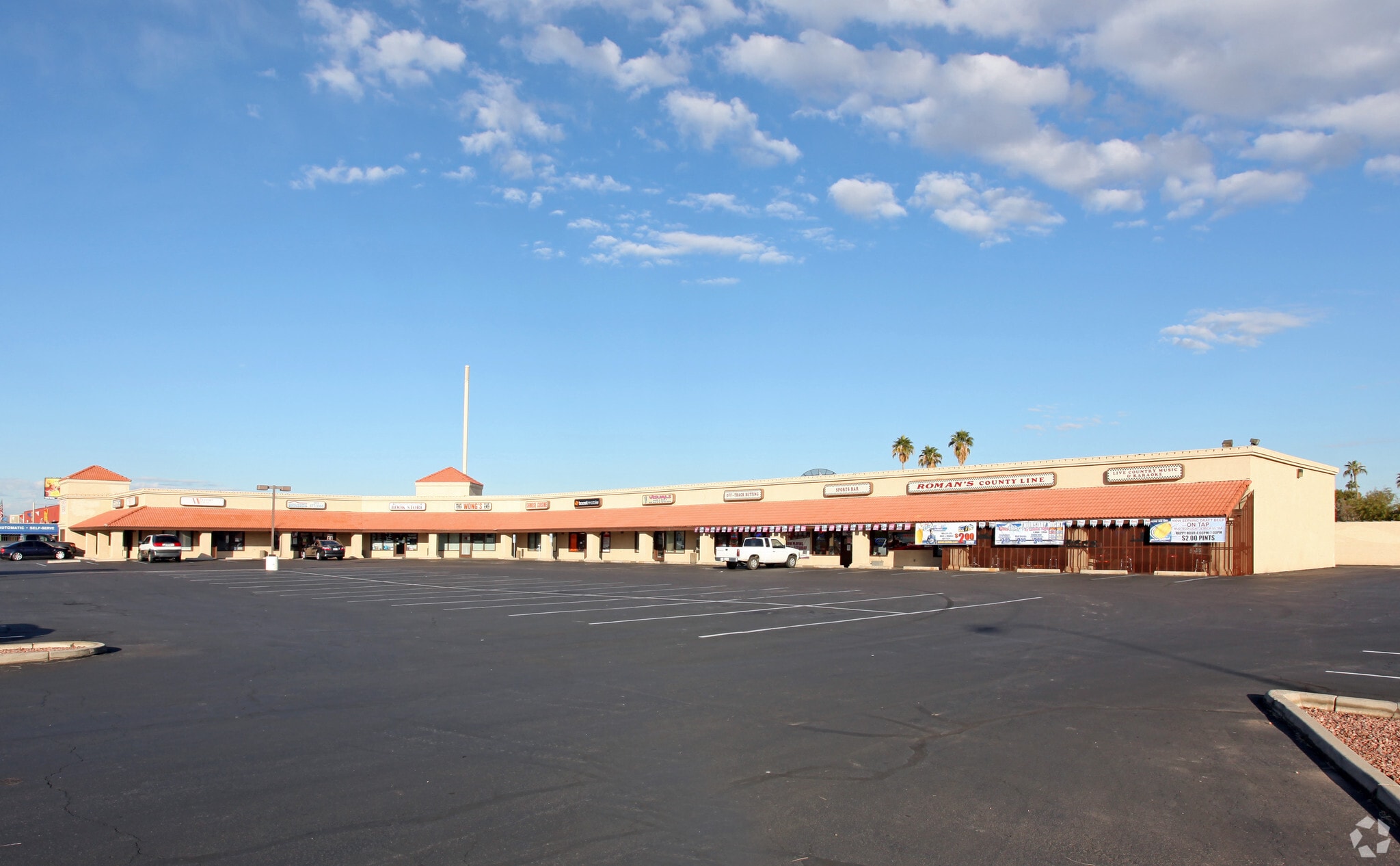 10540 W Indian School Rd, Phoenix, AZ à louer Photo principale- Image 1 de 5