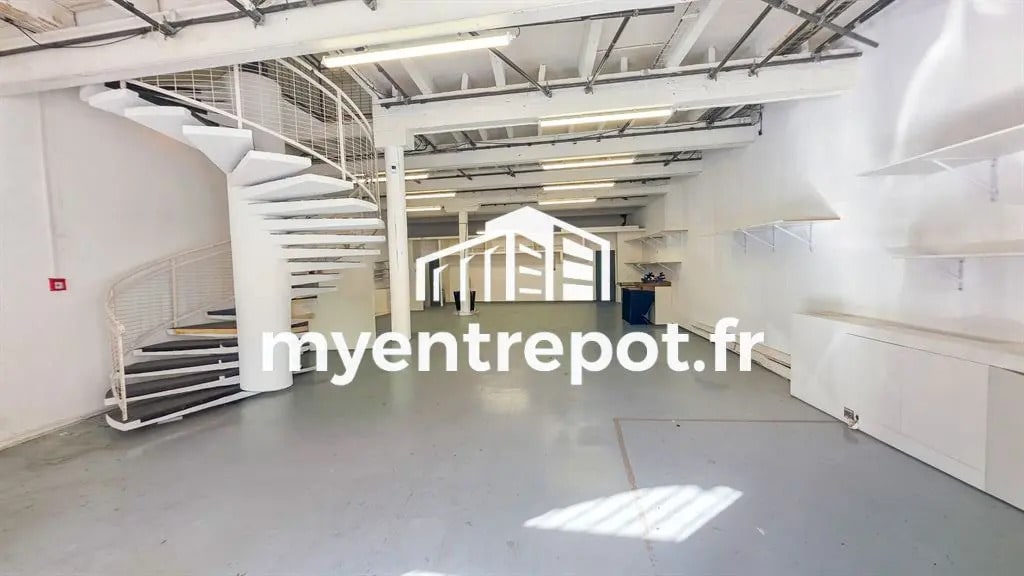 Flex in Marseille for lease Interior Photo- Image 1 of 3