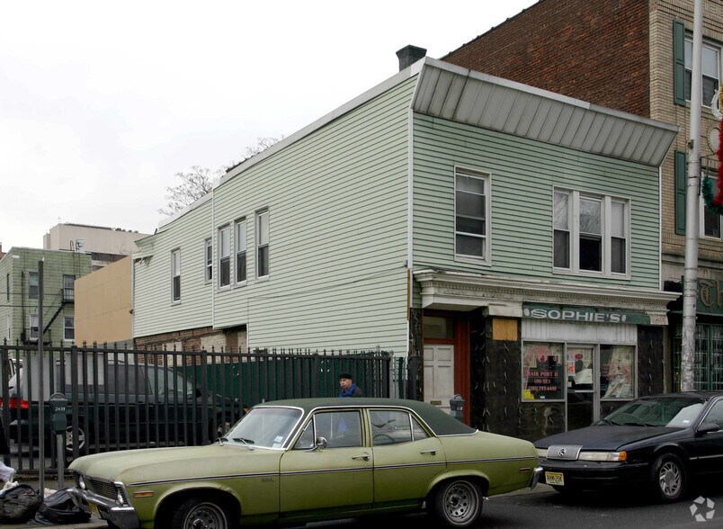 709 Newark Ave, Jersey City, NJ à louer - Photo du bâtiment - Image 2 de 4