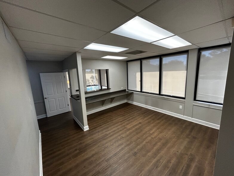 1831 N Belcher Rd, Clearwater, FL for lease - Building Photo - Image 3 of 10