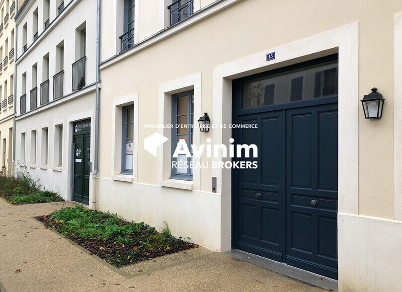 Flex dans Pontoise à louer - Photo du bâtiment - Image 2 de 4