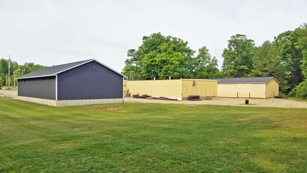 1235 Lincoln Rd, Allegan, MI à vendre - Photo du bâtiment - Image 3 de 7
