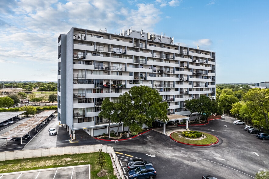 7039 San Pedro Ave, San Antonio, TX for sale - Primary Photo - Image 1 of 6