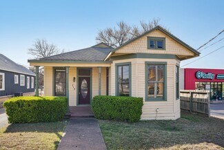 Plus de détails pour 713 Sidney Baker St, Kerrville, TX - Commerce de détail à vendre