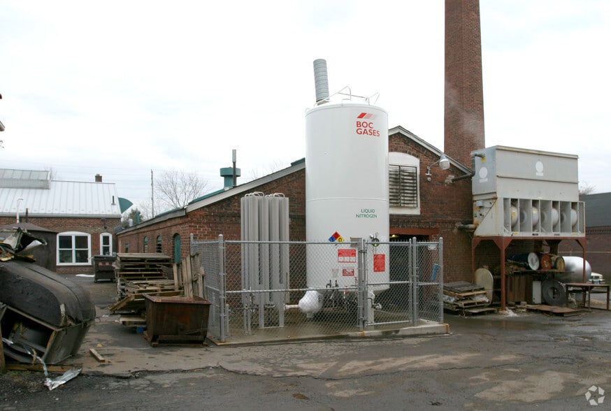 1045 New Britain Ave, West Hartford, CT for lease - Building Photo - Image 3 of 3