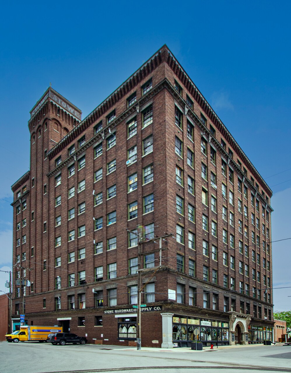 West Bottoms Portfolio portefeuille de 3 propriétés à vendre sur LoopNet.ca Photo du bâtiment- Image 1 de 7