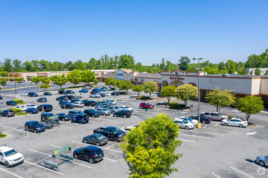 9743-9801 Sam Furr Rd, Huntersville, NC for sale - Primary Photo - Image 1 of 1