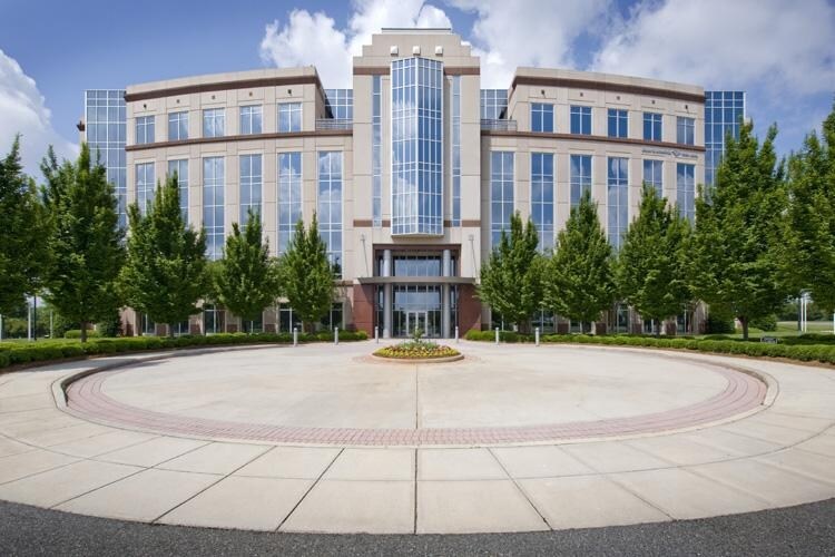 9115 Harris Corners Pky, Charlotte, NC à louer - Photo du bâtiment - Image 2 de 16