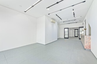 6918 Melrose Ave, Los Angeles, CA for lease Interior Photo- Image 2 of 4