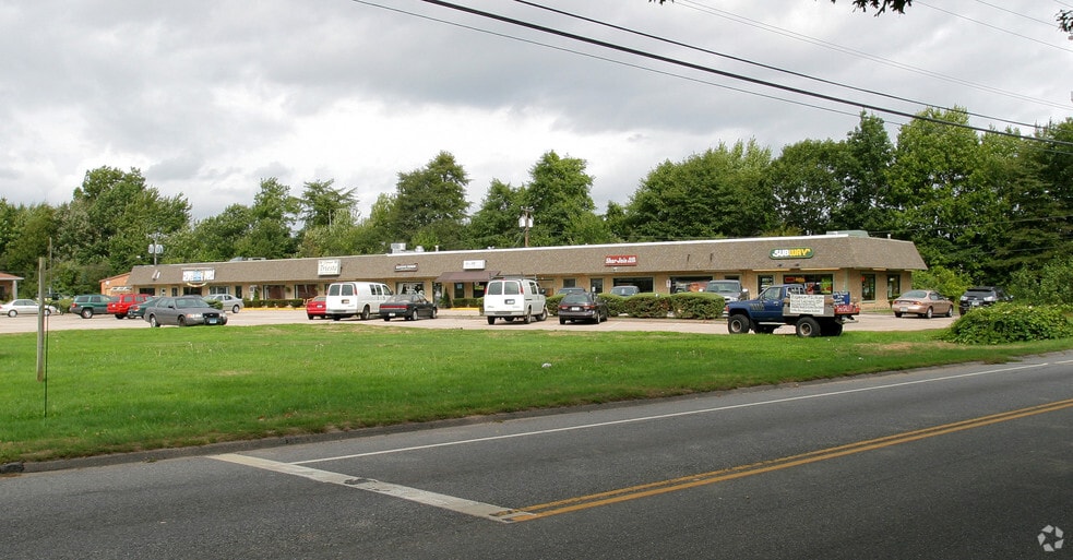 163 S Broad St, Pawcatuck, CT for lease - Building Photo - Image 3 of 6