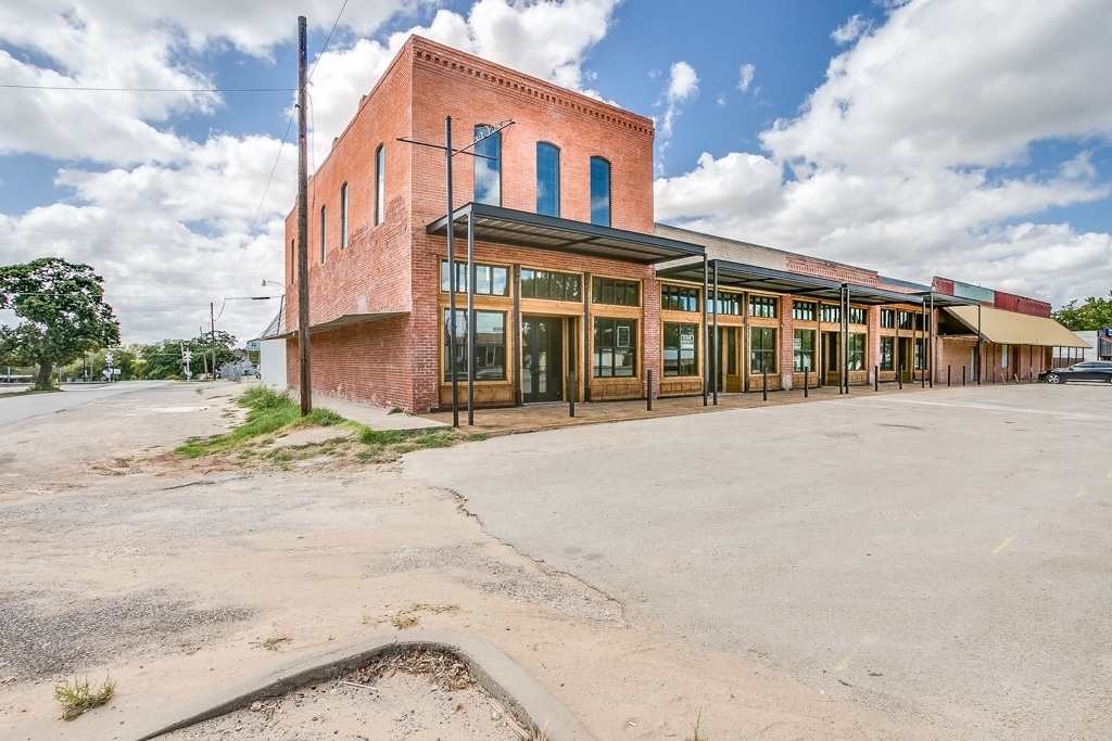 101 N Main St, Joshua, TX for sale Building Photo- Image 1 of 1