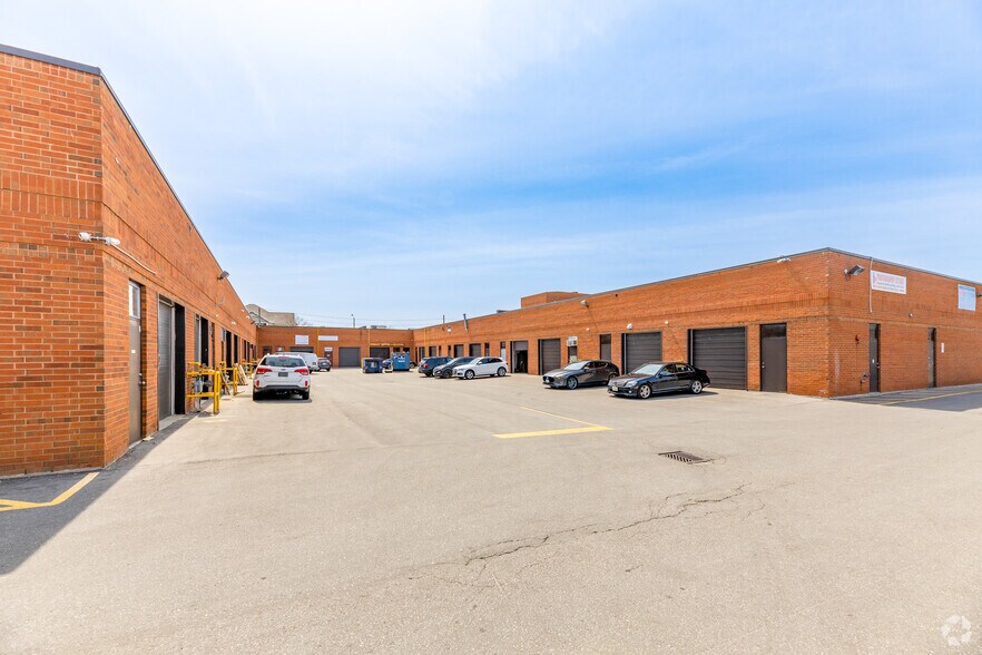5200-5210 Finch Ave E, Toronto, ON à louer - Photo du bâtiment - Image 3 de 10