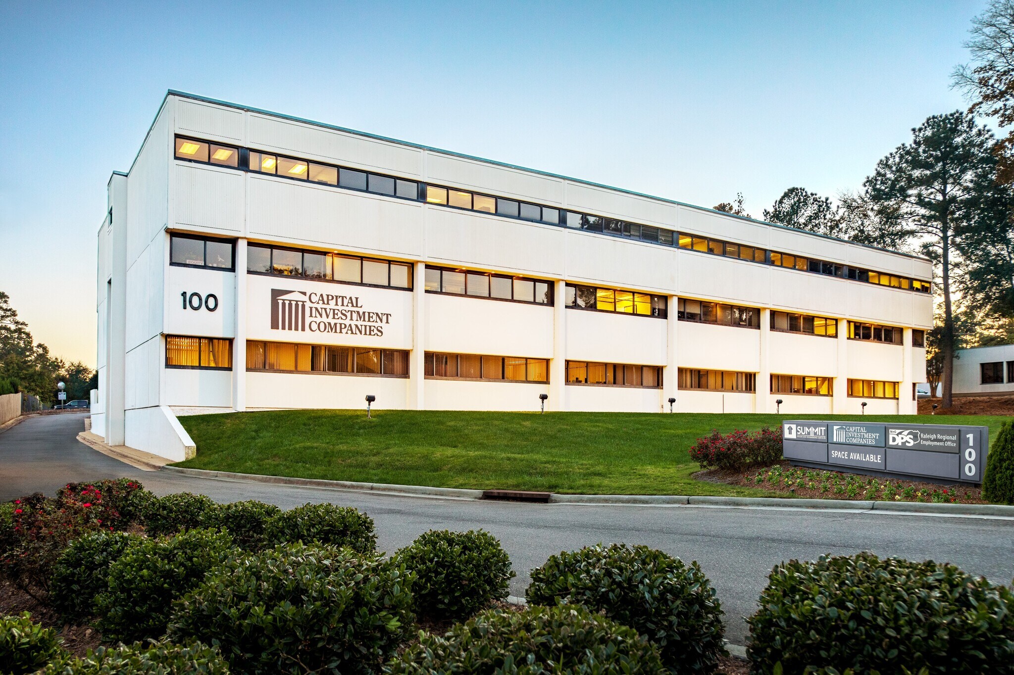 100 E Six Forks Rd, Raleigh, NC for lease Primary Photo- Image 1 of 10