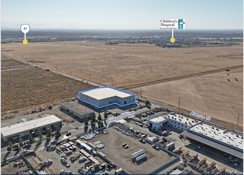 40491 Brickyard Dr, Madera, CA for lease - Building Photo - Image 2 of 4