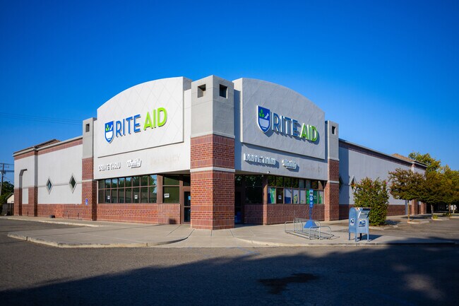 Plus de détails pour 1500 Whitley Ave, Corcoran, CA - Commerce de détail à vendre