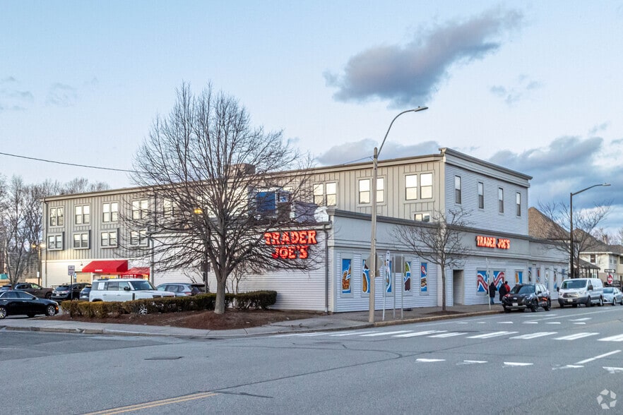 1121 Washington St, Newton, MA for lease - Primary Photo - Image 1 of 4