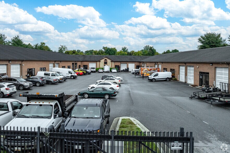 1654 Crofton Blvd, Crofton, MD à louer - Photo du bâtiment - Image 3 de 4