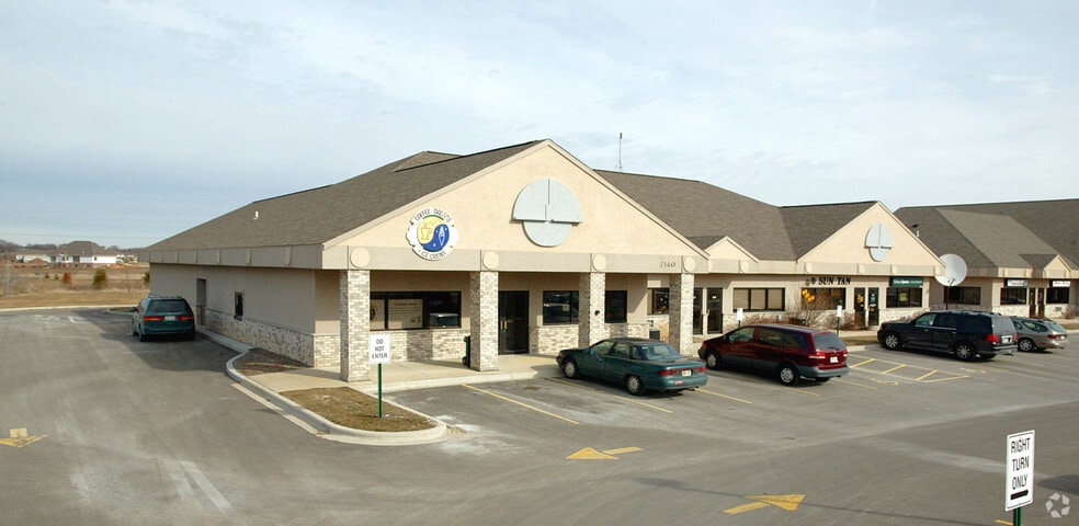 3140 Edmonton Dr, Sun Prairie, WI for lease - Primary Photo - Image 1 of 5