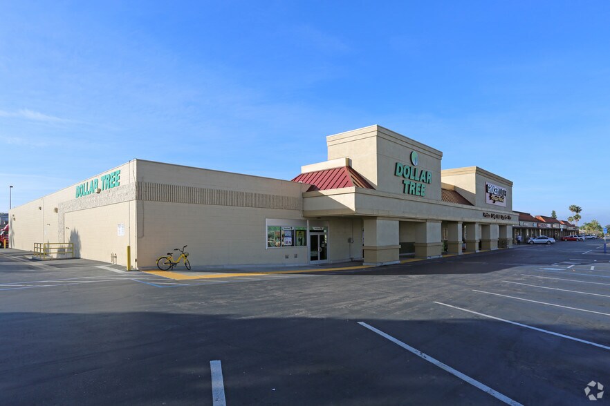 5105-5185 Waring Rd, San Diego, CA à louer - Photo principale - Image 2 de 9