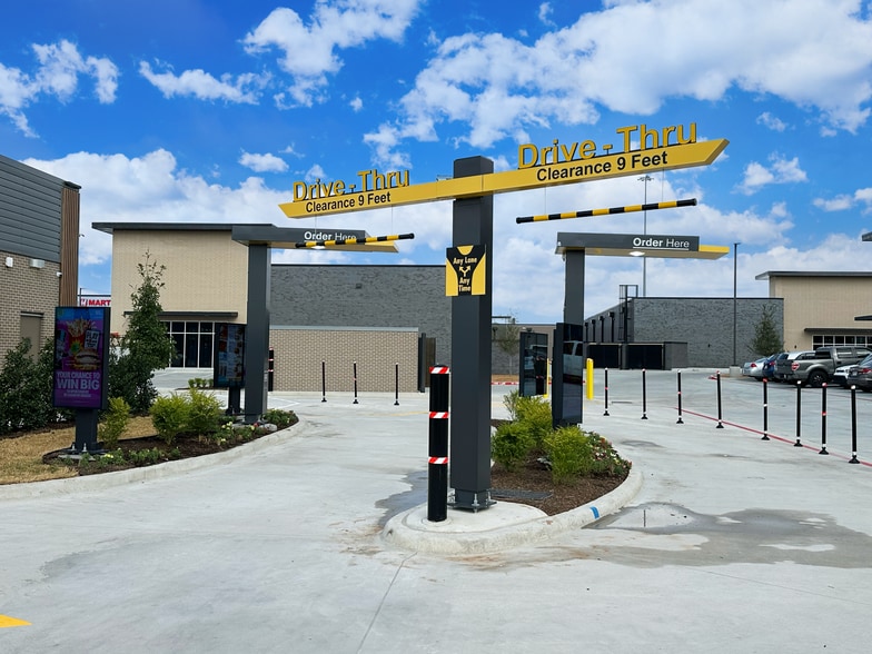 3900 NE Loop 820, Haltom City, TX for sale - Building Photo - Image 3 of 9