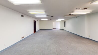 1675 E Seminole St, Springfield, MO à louer Photo du bâtiment- Image 1 de 11