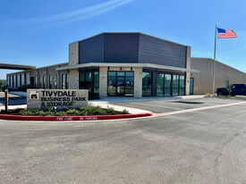 TIVYDALE BUSINESS PARK & STORAGE - Entrepôt