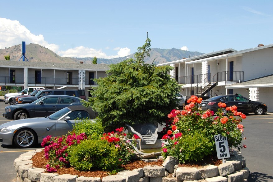 610 N Wenatchee Ave, Wenatchee, WA à vendre - Photo du bâtiment - Image 2 de 3
