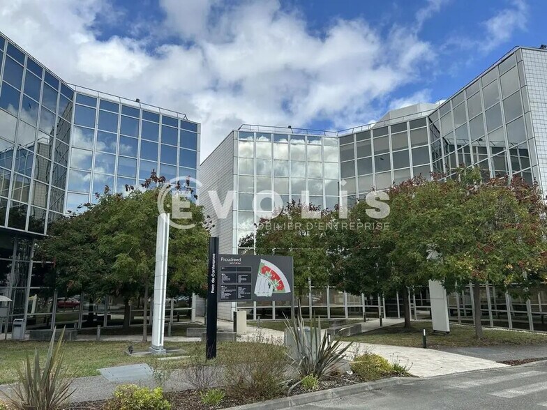 21 Avenue De Canteranne, Pessac for lease - Building Photo - Image 1 of 19