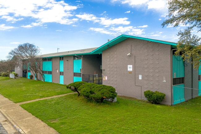 More details for 3299 S Polk St, Dallas, TX - Multifamily for Auction