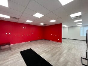 34465 Euclid Ave, Willoughby, OH for lease Interior Photo- Image 2 of 3