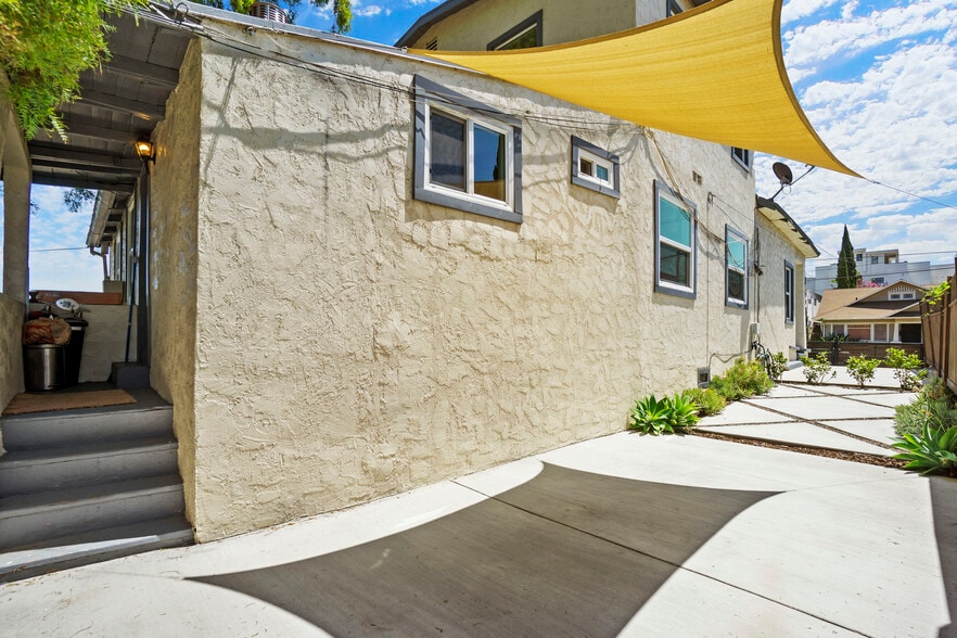 343 N Occidental Blvd, Los Angeles, CA à vendre - Photo du bâtiment - Image 3 de 28