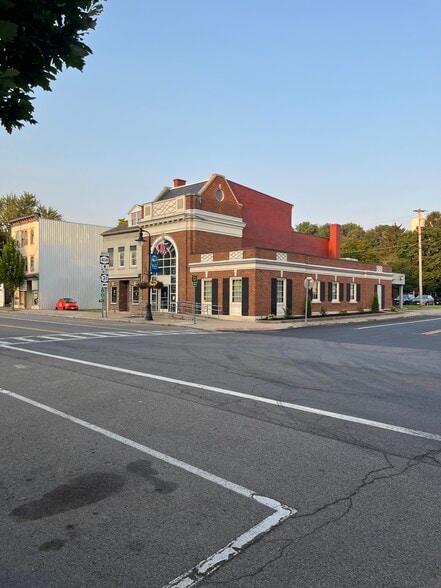 97 Glasgow St, Clyde, NY for lease - Building Photo - Image 2 of 7
