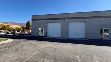 67 N 1400 W, Centerville, UT à louer Photo du bâtiment- Image 2 de 8