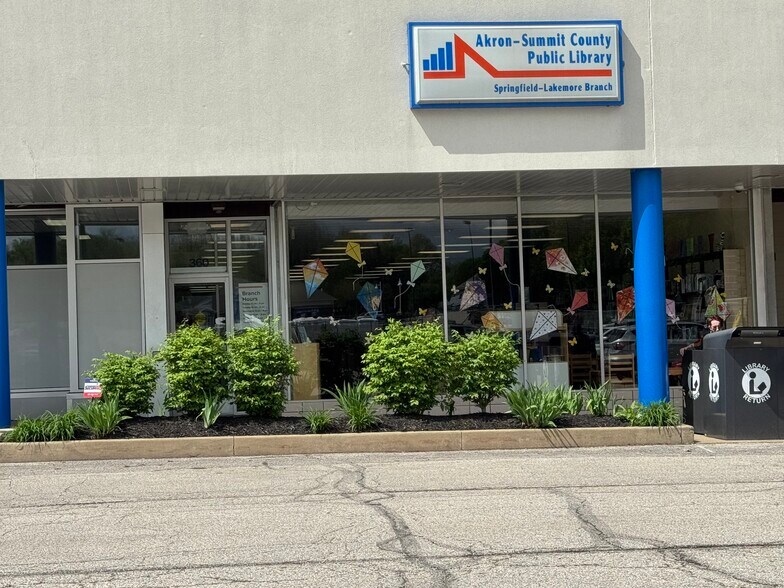 Lakemore Plaza portefeuille de 2 propriétés à vendre sur LoopNet.ca - Photo du bâtiment - Image 3 de 7