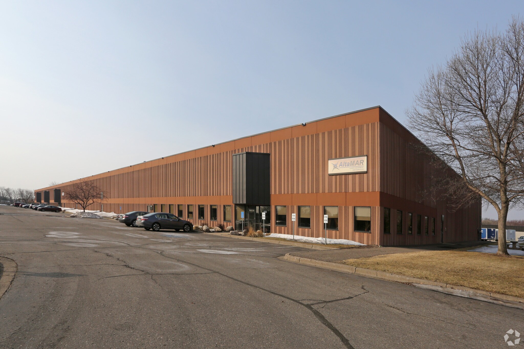 191-223 Osborne Rd, Fridley, MN à vendre Photo du bâtiment- Image 1 de 1