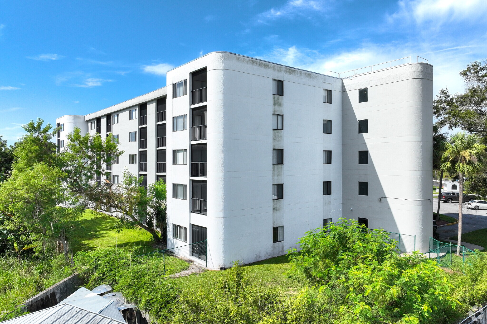 1300 Lake Howard Dr SW, Winter Haven, FL à vendre Photo principale- Image 1 de 1