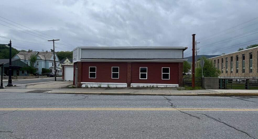 156 River St, North Adams, MA à louer - Photo du bâtiment - Image 3 de 11