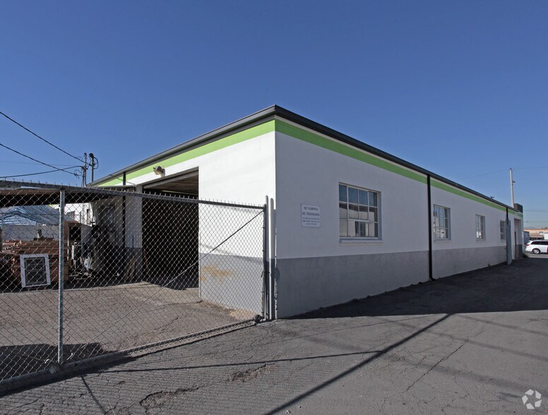 7542-7552 Acacia Ave, Garden Grove, CA à vendre - Photo du bâtiment - Image 3 de 3