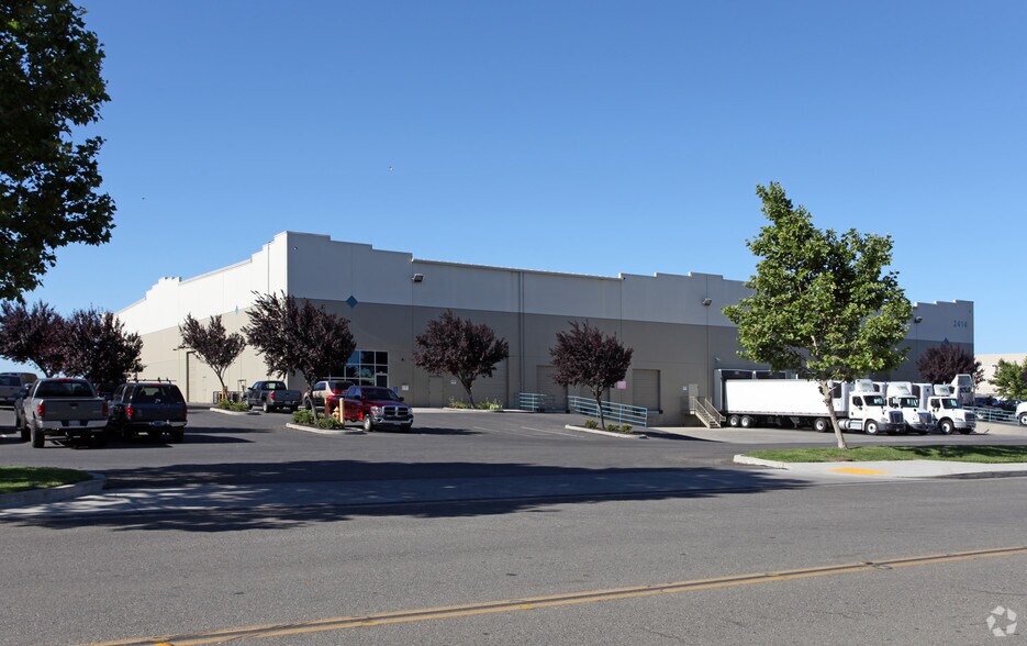 2414 Boeing Way, Stockton, CA à louer - Photo du bâtiment - Image 2 de 7