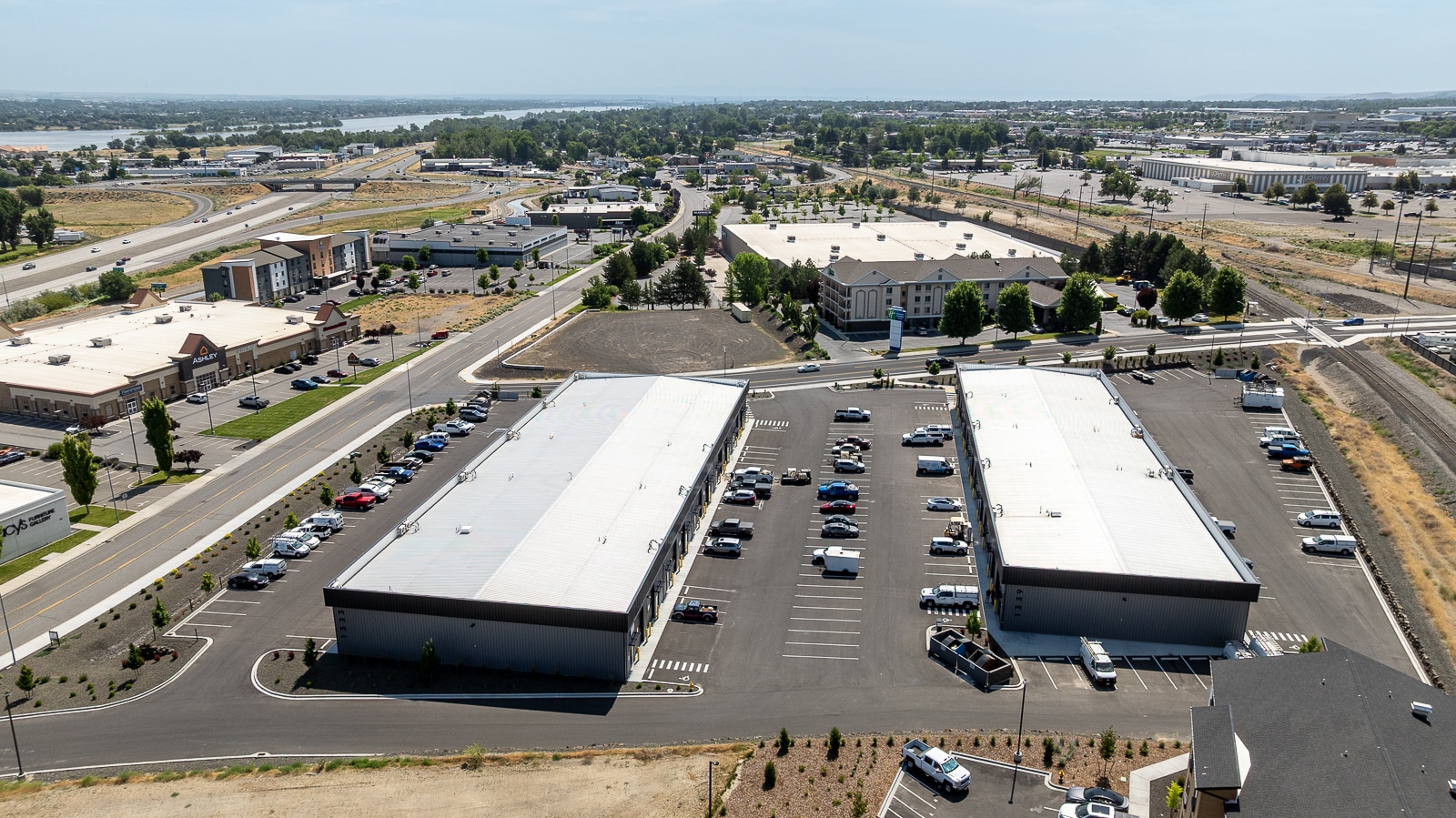 1333 Tapteal Dr, Richland, WA à louer Photo du bâtiment- Image 1 de 7