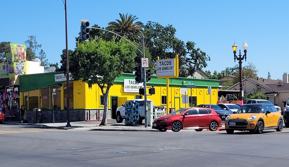 3200 Middlefield Rd, Menlo Park, CA for sale - Building Photo - Image 3 of 7