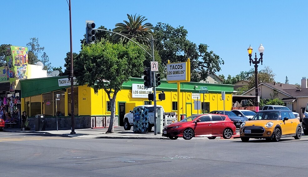 3200 Middlefield Rd, Menlo Park, CA à vendre - Photo du bâtiment - Image 3 de 7