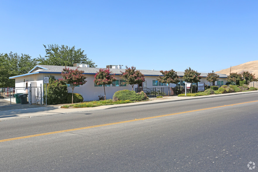 945 Skyline Blvd, Avenal, CA à vendre - Photo principale - Image 1 de 1