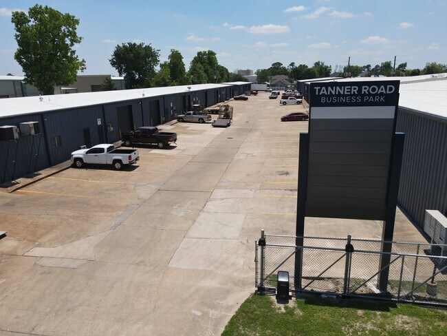 Plus de détails pour 9863 Tanner Rd, Houston, TX - Industriel à louer