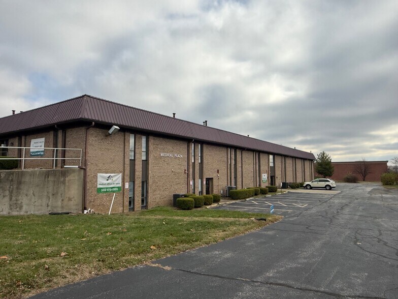 1035 Wall St, Jeffersonville, IN for sale - Building Photo - Image 2 of 9